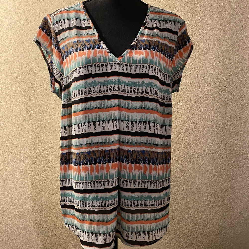 DR2 like new v-neck